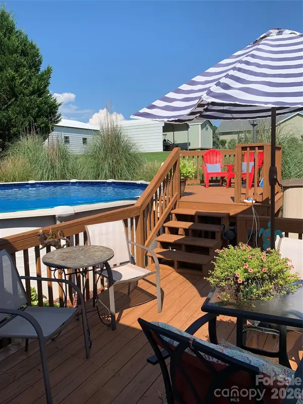57 Riverview RD, Taylorsville, NC 28681