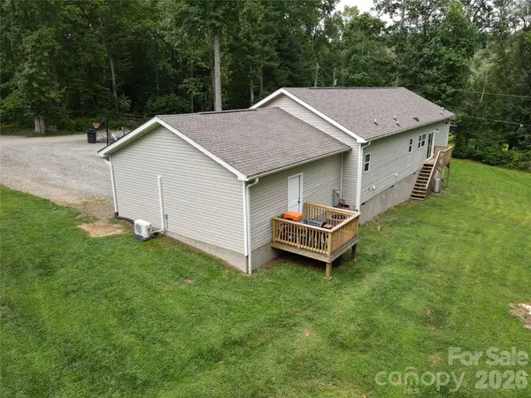 51 Hermit Springs TRL, Hendersonville, NC 28739