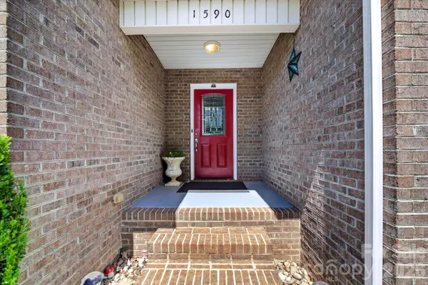 1590 Mayfair DR, Conover, NC 28613