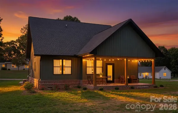 75 2nd AVE SE, Taylorsville, NC 28681