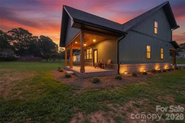 75 2nd AVE SE, Taylorsville, NC 28681