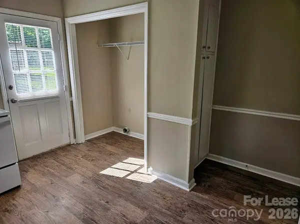 6815 Water Mill CT, Charlotte, NC 28215