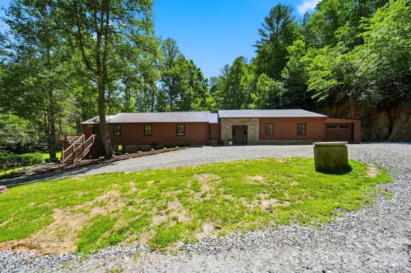 1857 Creekside PL, Lenoir, NC 28645