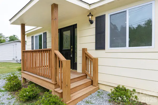 286 Berkeley RD, Hendersonville, NC 28792