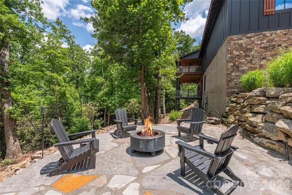 28 Garren View DR, Fairview, NC 28730