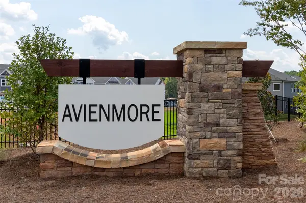 11209 Lochmere RD, Charlotte, NC 28278