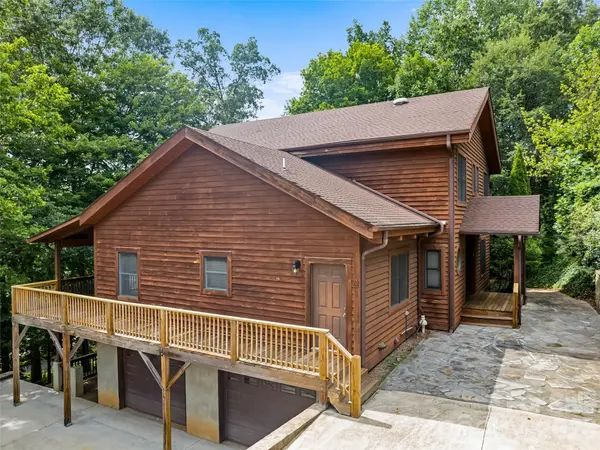 20 Sarah CT, Lake Junaluska, NC 28745