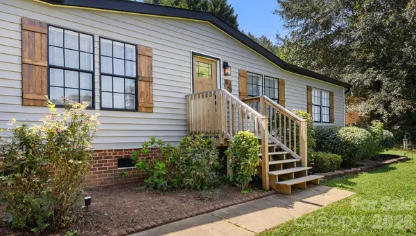 824 Joseph Antoon CIR, Stanley, NC 28164