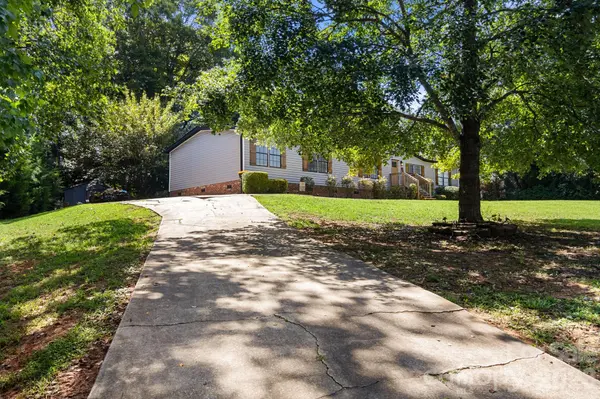 824 Joseph Antoon CIR, Stanley, NC 28164
