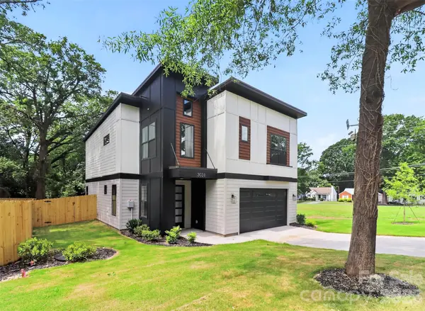 3031 Mathis DR, Charlotte, NC 28208