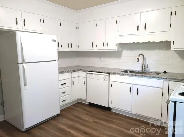 2141 Selwyn AVE #111, Charlotte, NC 28207