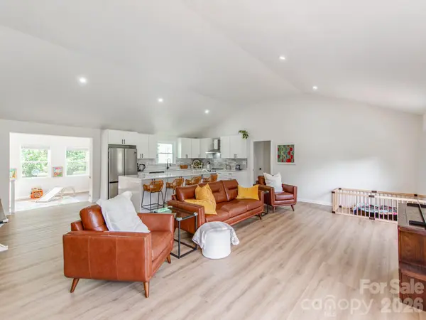 629 Belmorrow DR, Charlotte, NC 28214