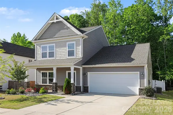 3024 Pinehills WAY, Mount Holly, NC 28120