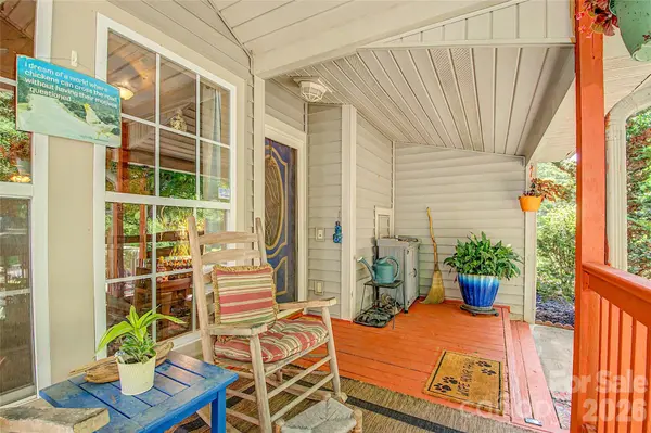 76 Winsome TRL, Hendersonville, NC 28739