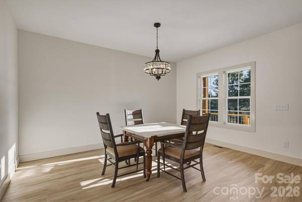 5676 MARBLESTONE DR, Granite Falls, NC 28630