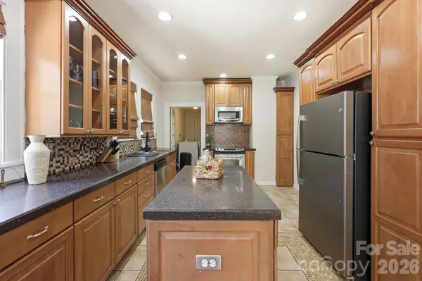 209 Grandin RD, Charlotte, NC 28208