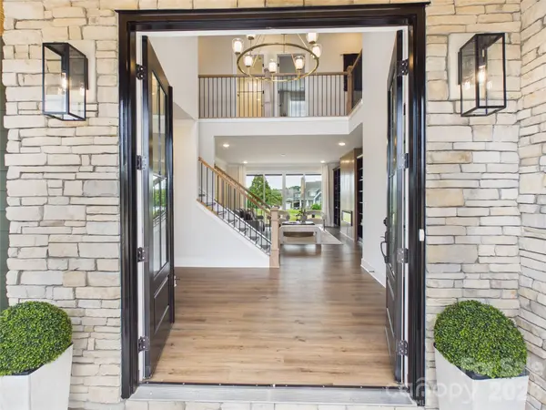 1055 Rolling Meadows DR, Mooresville, NC 28115
