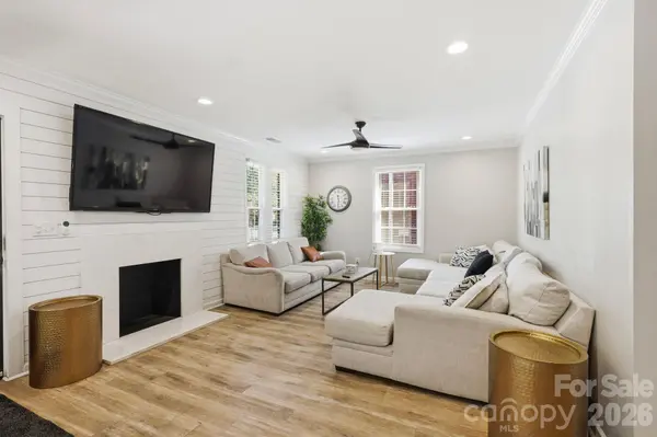 205 Grandin RD, Charlotte, NC 28208