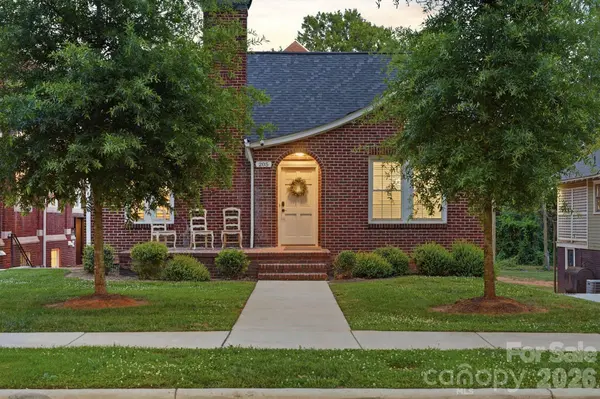 205 Grandin RD, Charlotte, NC 28208