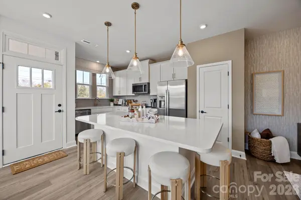 9027 Gulledge CT, Charlotte, NC 28262