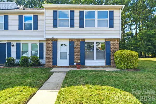 242 Water Oak DR, Pineville, NC 28134