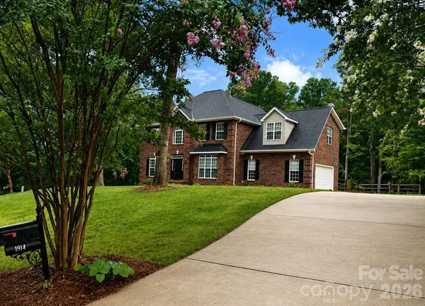 1914 Grigg LN, Waxhaw, NC 28173