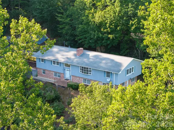 45 Mountain View AVE, Black Mountain, NC 28711