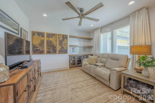 73 Angelina LN, Mills River, NC 28759