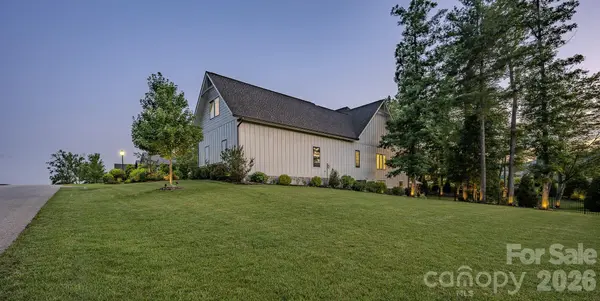 73 Angelina LN, Mills River, NC 28759