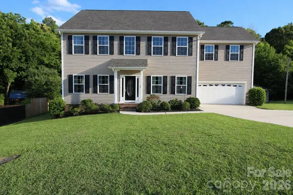 1034 Arrowhead DR SE, Concord, NC 28025