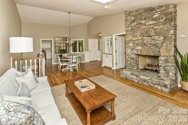 9 Ridge TER #9, Asheville, NC 28804