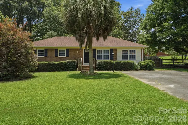 218 Drye LN, Matthews, NC 28104