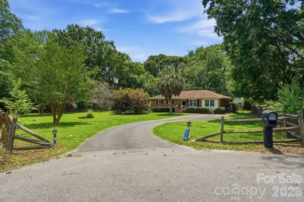 218 Drye LN, Matthews, NC 28104