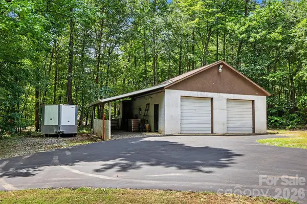 6328 Four Knights LN, Clover, SC 29710