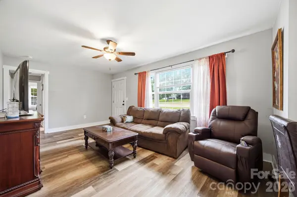 2190 Dobys Bridge RD, Fort Mill, SC 29715