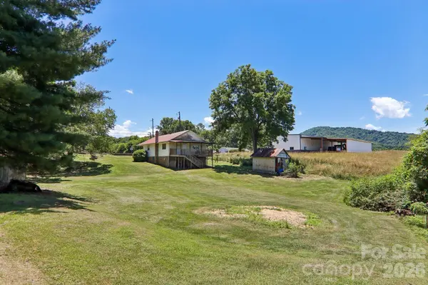 414 Skyline DR, Canton, NC 28716