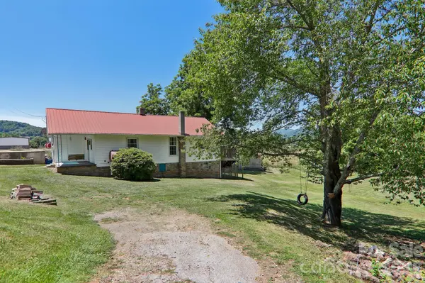 414 Skyline DR, Canton, NC 28716