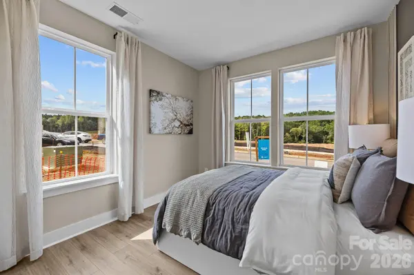 3114 Middle ST, Charlotte, NC 28278