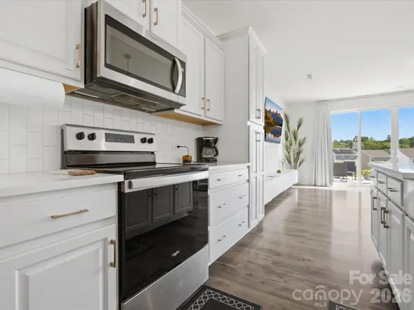 3011 Pinehills WAY, Mount Holly, NC 28120