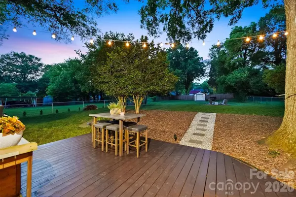 504 W 6th ST, Newton, NC 28658