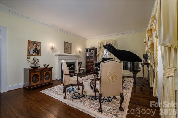805 S Aspen ST, Lincolnton, NC 28092