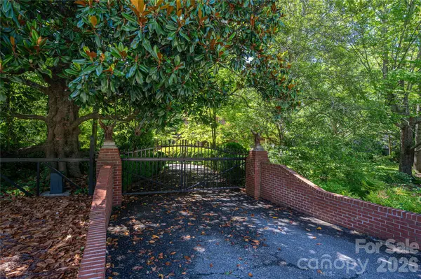 805 S Aspen ST, Lincolnton, NC 28092