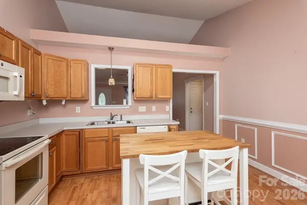 7534 Anchors Aweigh LN, Sherrills Ford, NC 28673