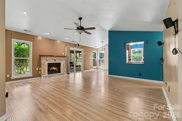 9330 Oren Thompson RD, Charlotte, NC 28213