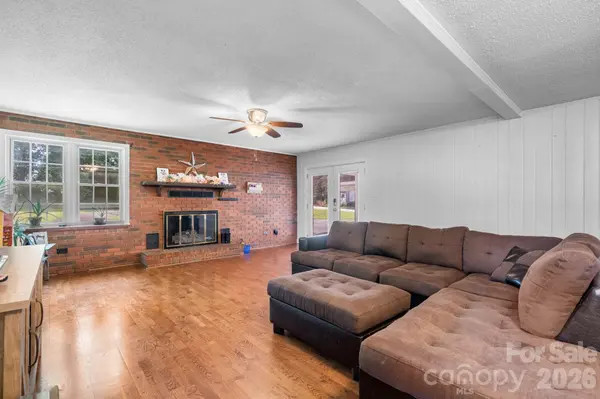 227 W 27th ST, Newton, NC 28658