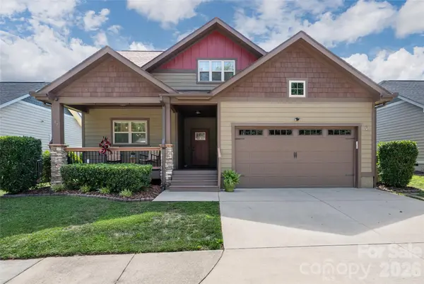 17 Asher LN, Arden, NC 28704
