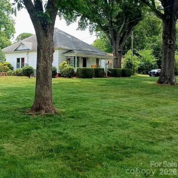 2103 N Thomas AVE, Newton, NC 28658