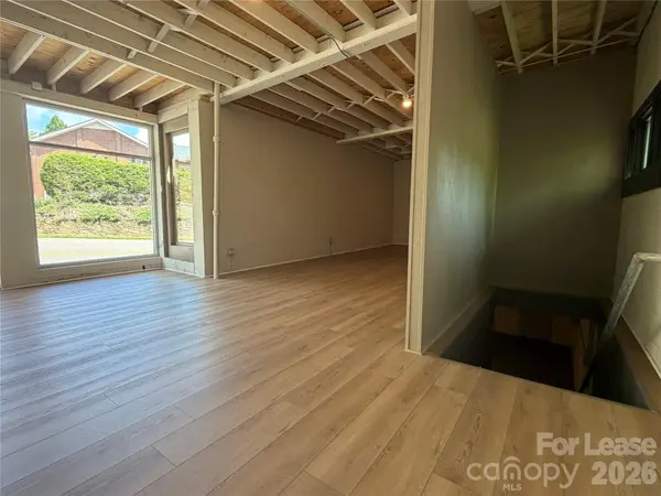 452 Wall ST, Waynesville, NC 28786