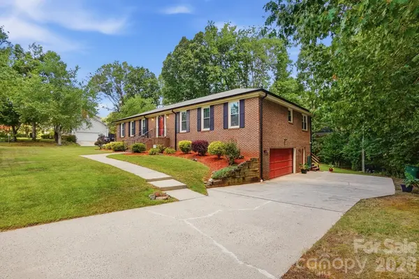 701 Blue Rock DR, Charlotte, NC 28213