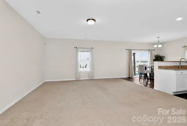 7803 Paper Birch DR, Charlotte, NC 28215